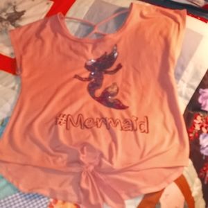 Bundle of EIGHT, Assorted, Girl's Size 7/8 (M) Cute Tops🦋